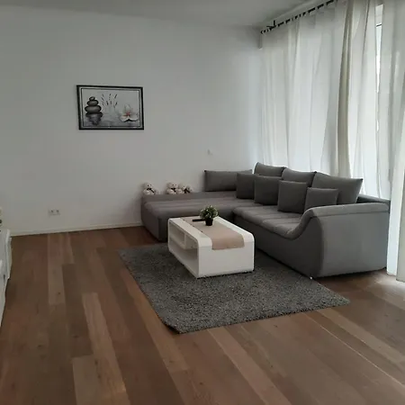 Hochwertig Im Herzen Stuttgarts Room photo